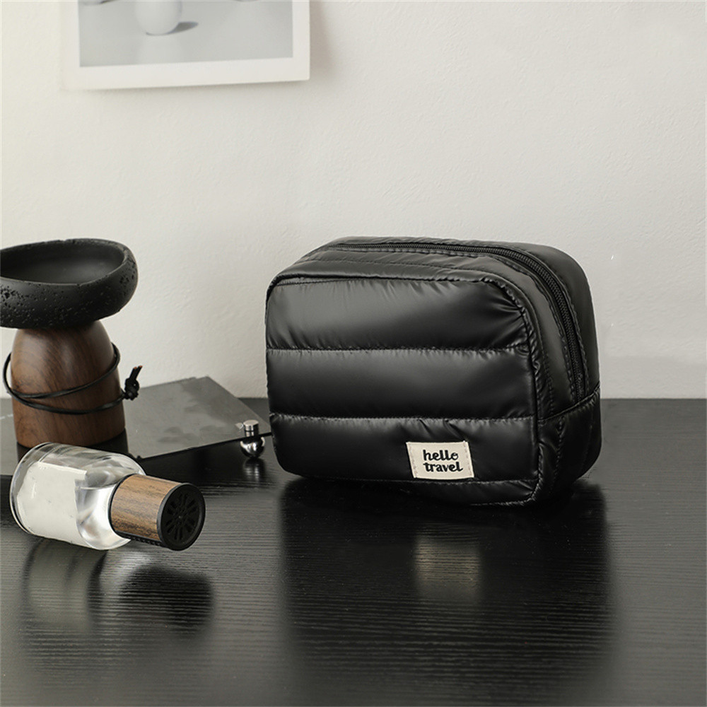 Sleek Medium-Sized Makeup Bag With Subtle Pearl FinishElegant And Spacious - Image 3