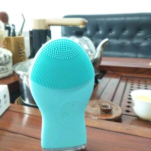 Waterproof silicone facial cleanser factory straight