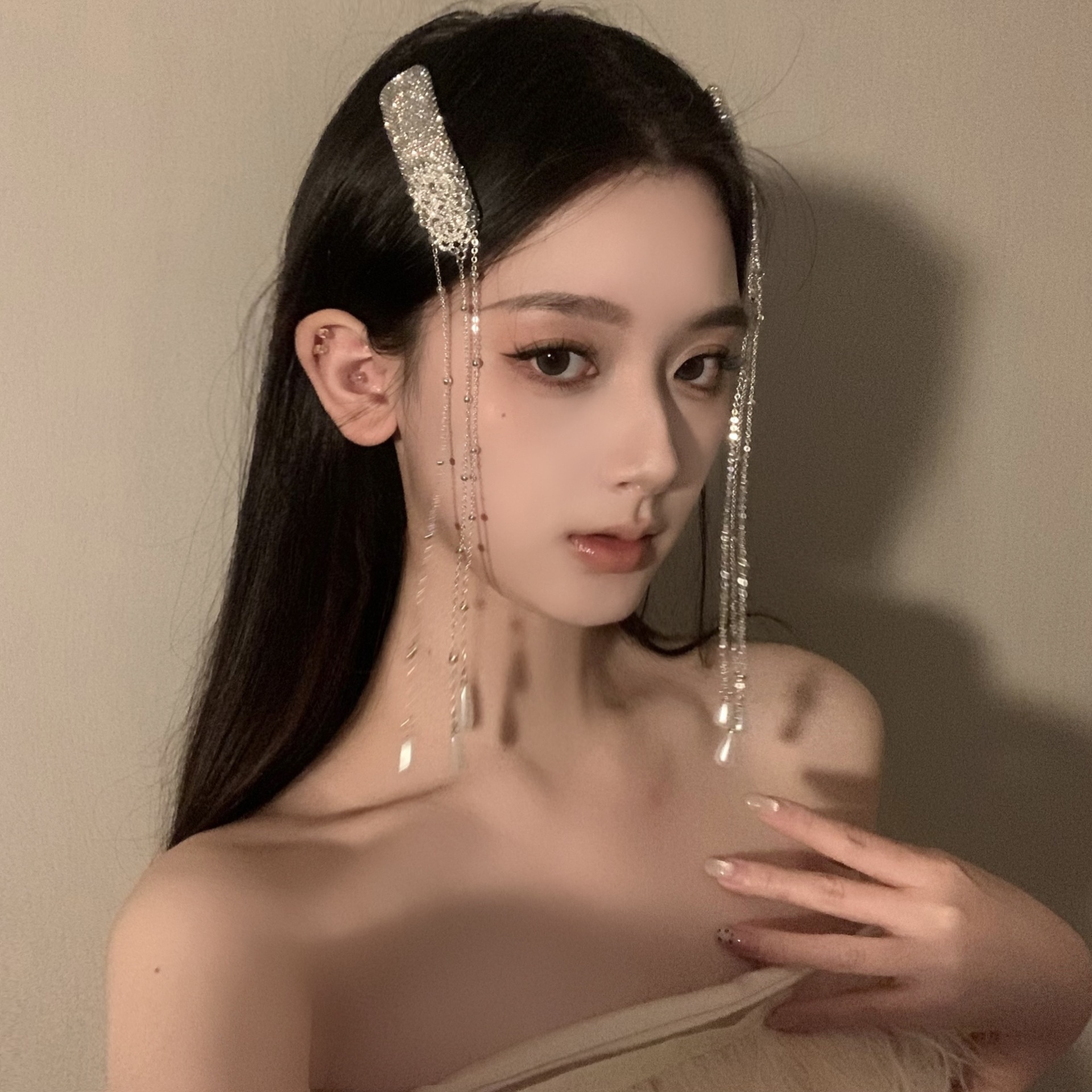 Affordable Luxury Pearl Waterfall Tassel Hair Clip - Image 2