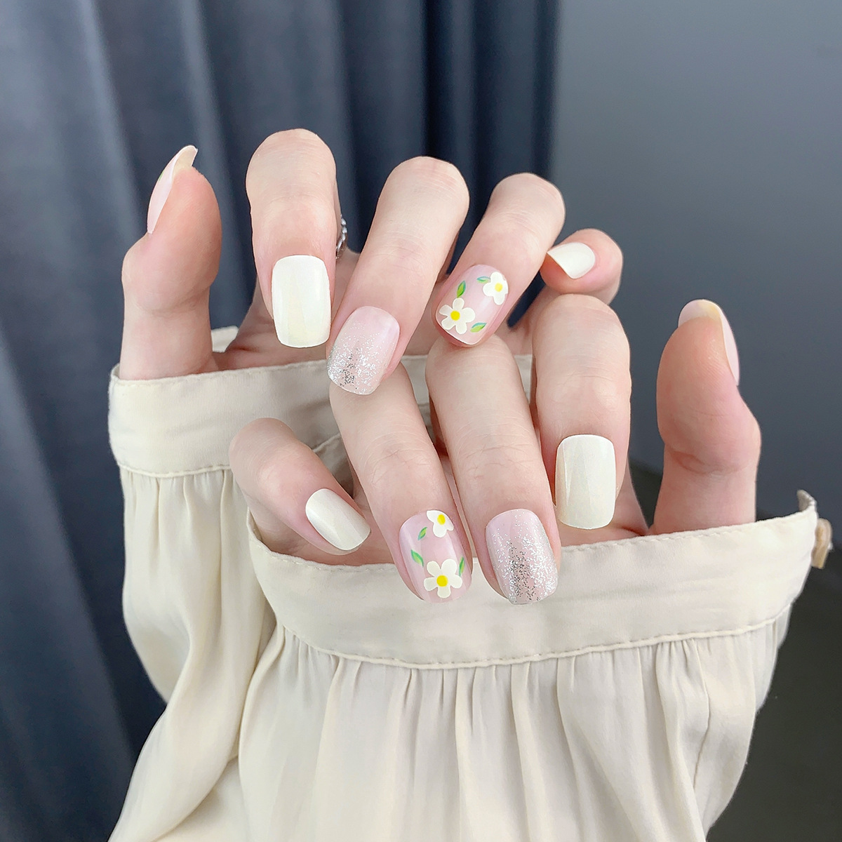 Nail Beauty New Hand-painted Fake Nail Tip Tulip Patch - Image 11
