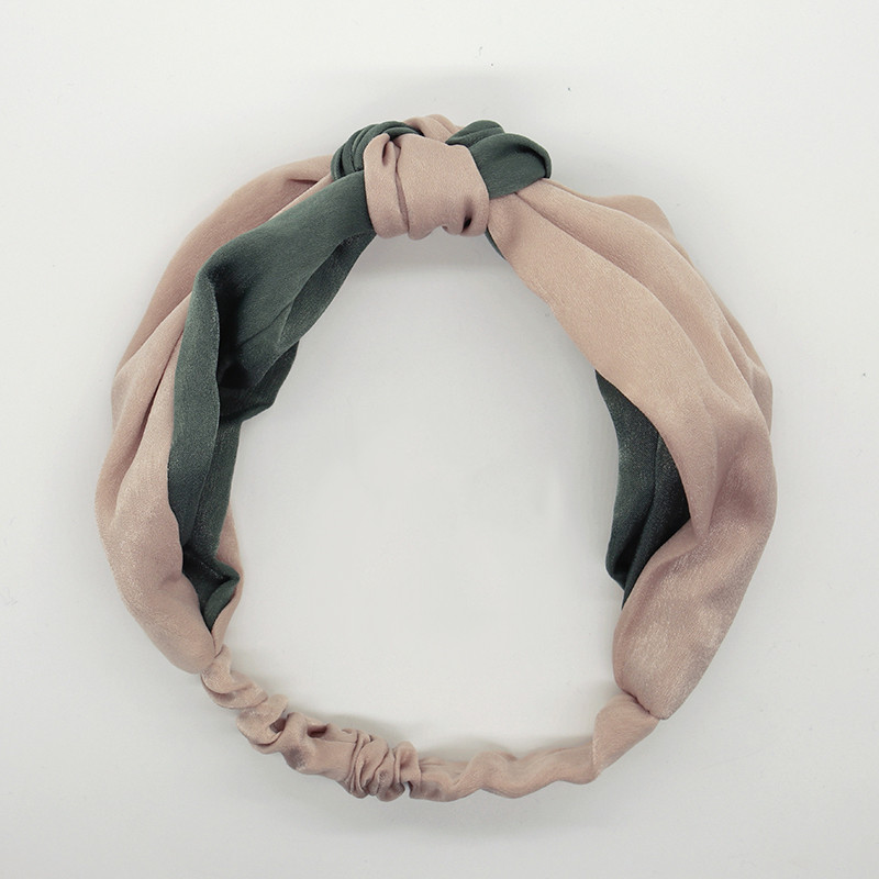 Windy wide brim retro headband