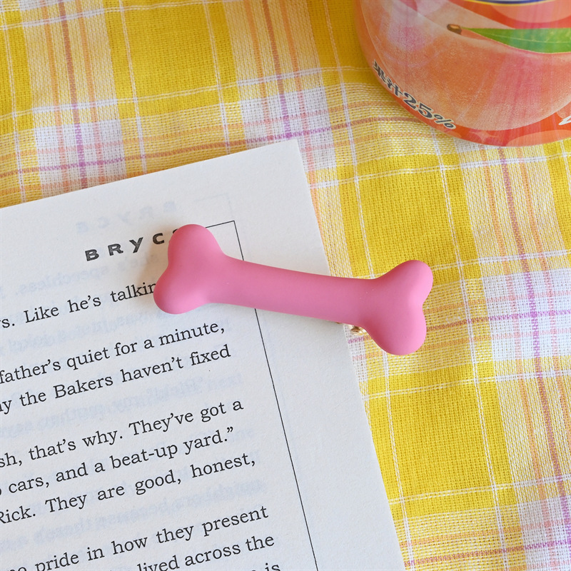 Minimalist Bangs Clip Hair Accessory - Image 5
