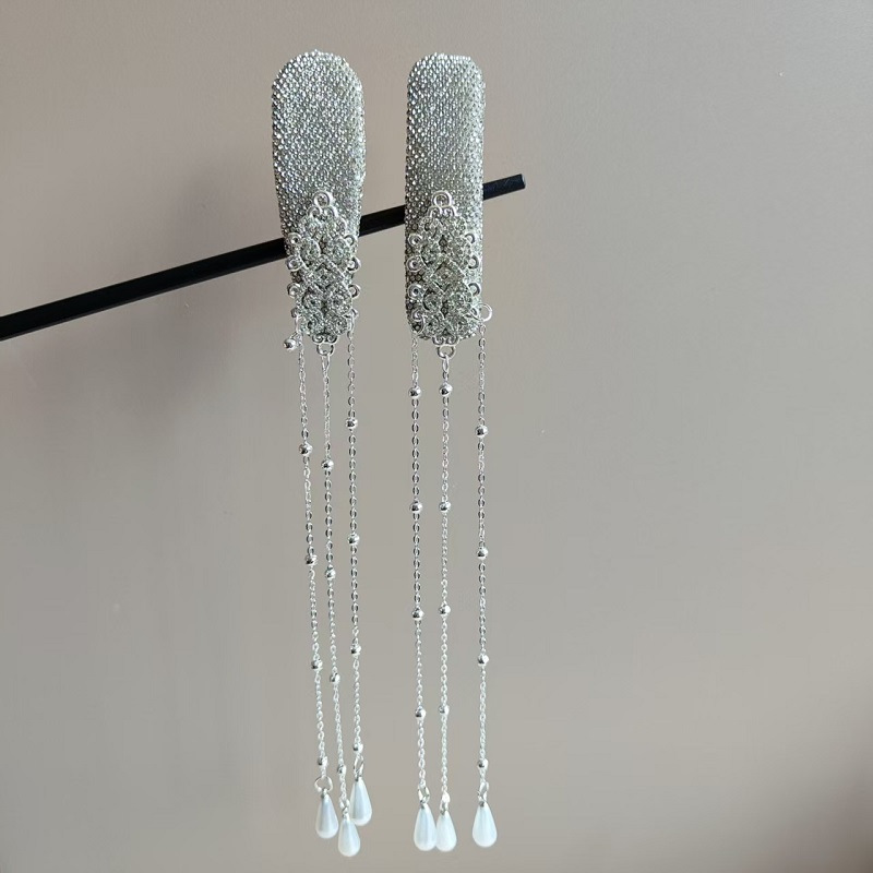 Affordable Luxury Pearl Waterfall Tassel Hair Clip - Image 5