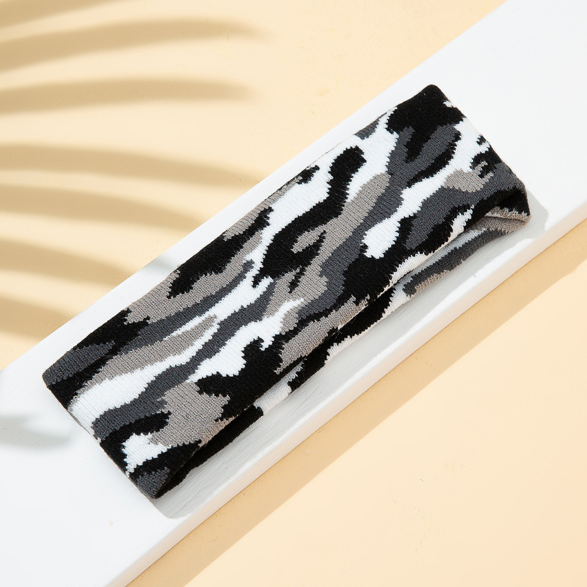Elastic And Sweat-absorbing Panda Cows Pattern Sports Knitted Hair Band - Image 9