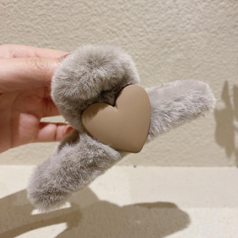 Korea Dongdaemun Love Plush Autumn Winter Grab Clip - Image 4