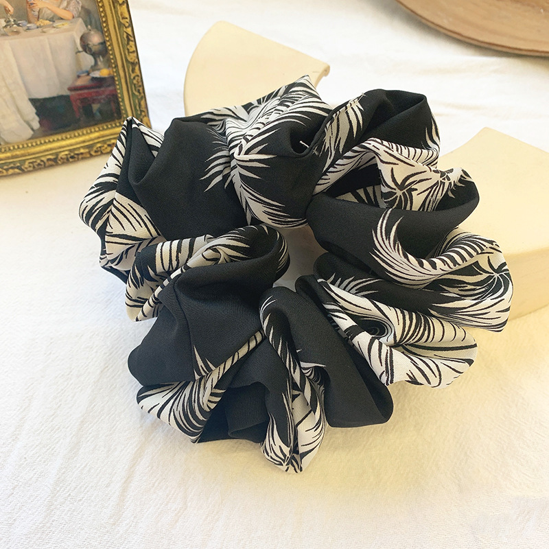 Women's Retro Minority Floral Hair Rope - Image 9