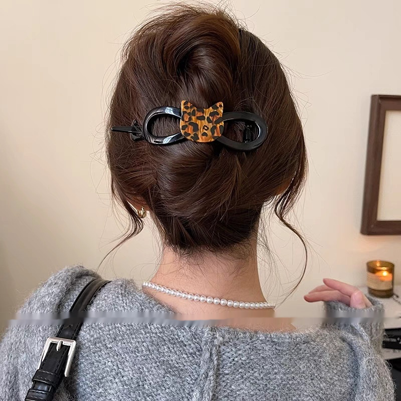Hair Clip For The Back Of The Head A Subtly Luxurious - Image 6