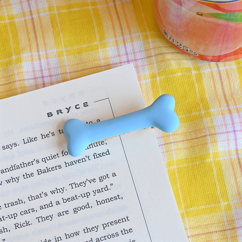 Minimalist Bangs Clip Hair Accessory - Image 3